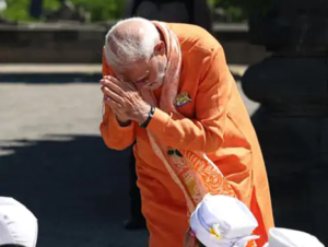 PM मोदी ने इंडोनेशिया के ऐतिहासिक प्रम्बानन मंदिर में किए दर्शन